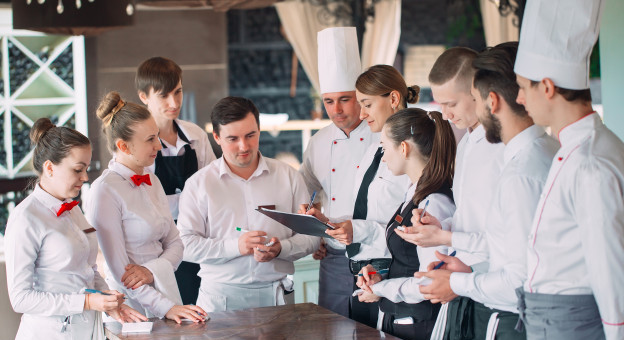 como restaurantes enfrentan crisis COVID19